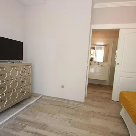 Apartamento In Guia De Isora- Teneriffa By Interhome